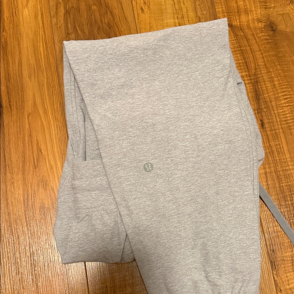Lulu lemon Light Grey Athletic Joggers - Picture 5 of 6